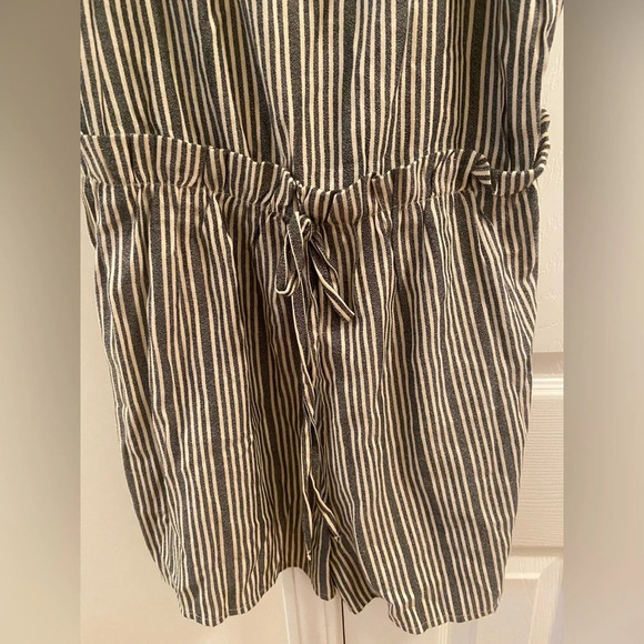 Blue and white striped romper - Picture 7 of 9